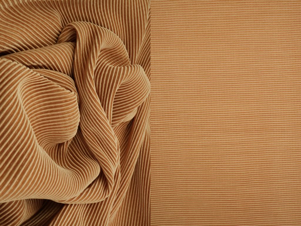 KNT3696 / CHAMPAGNE / 100%POLY BODRE FABRIC/INTERLOCK PLEATED