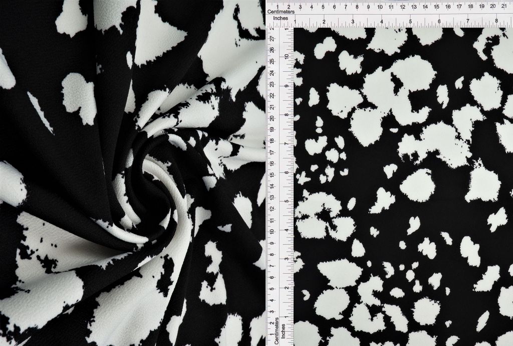 KNT4146-MS11098 / BLACK / 96%POLY 4%SPAN MOSS CREPE COW/ANIMAL