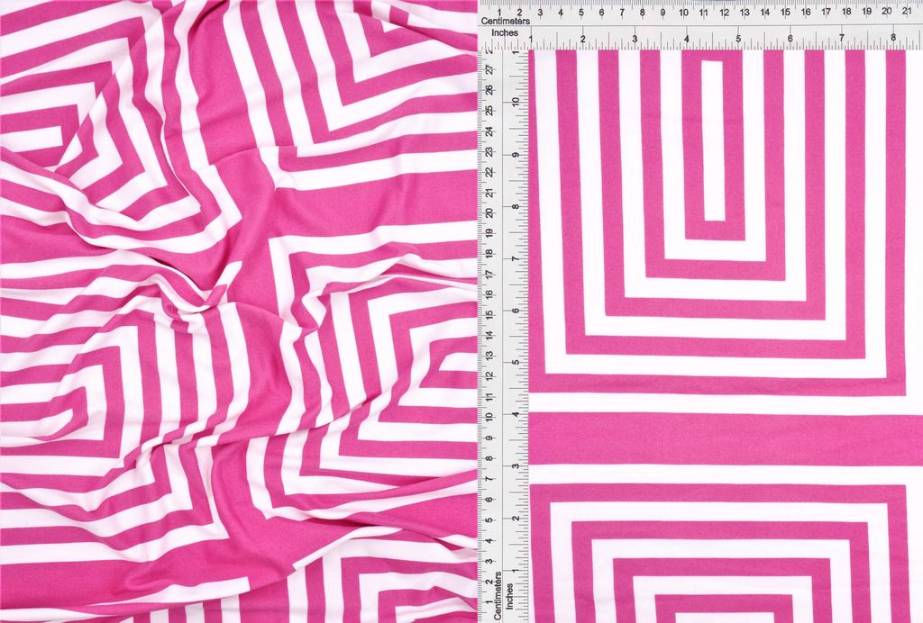 KNT2100-Q20336 / RASPBERRY / 96%POLY 4%SPAN DTY BRUSHED RETRO/GEO PRINT