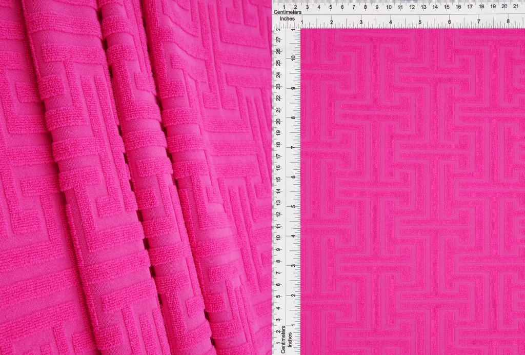 JACQ-4475 / FUCHSIA / 95%POLY 5%SPAN GEO TOWEL JACQUARD