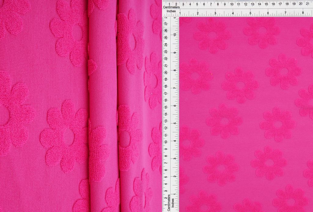 JACQ-4480 / FUCHSIA / 95%POLY 5%SPAN TOWEL DAISY FLORAL JACQUARD