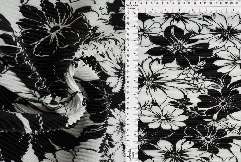 KNT3696-MS11182 / BLACK / 100%POLY BODRE/INTERLOCK PLEATED FLOWER PRINT