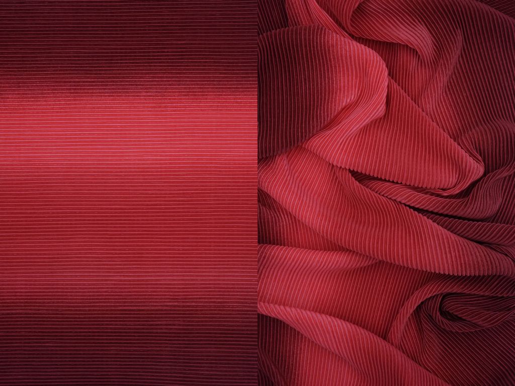 KNT3696-DU317 / RED / 100%POLY BODRE/INTERLOCK PLEATED OMBRE PRINT