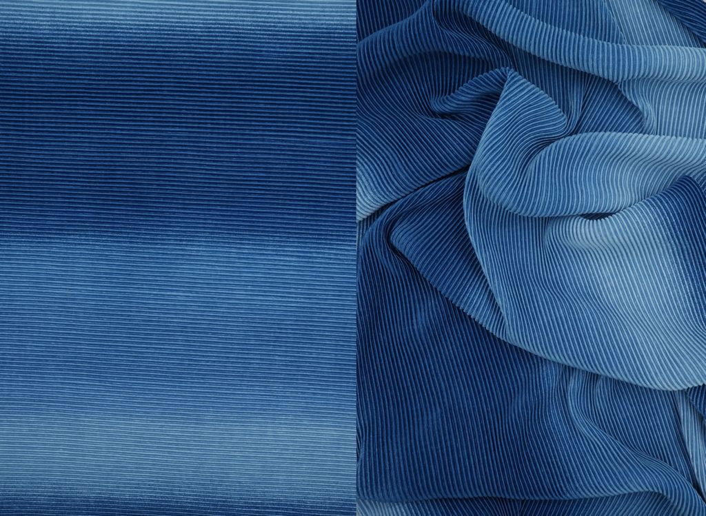 KNT3696-DU317 / DENIM / 100%POLY BODRE/INTERLOCK PLEATED OMBRE PRINT