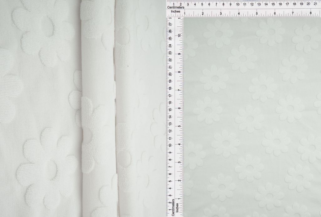 JACQ-4480 / OPTIC WHITE / 95%POLY 5%SPAN TOWEL DAISY FLORAL JACQUARD