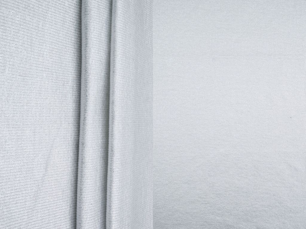 KNT4493 / OFF WHITE/SILVER FOIL / 95%POLY 5%SPAN FOIL RIB JERSEY