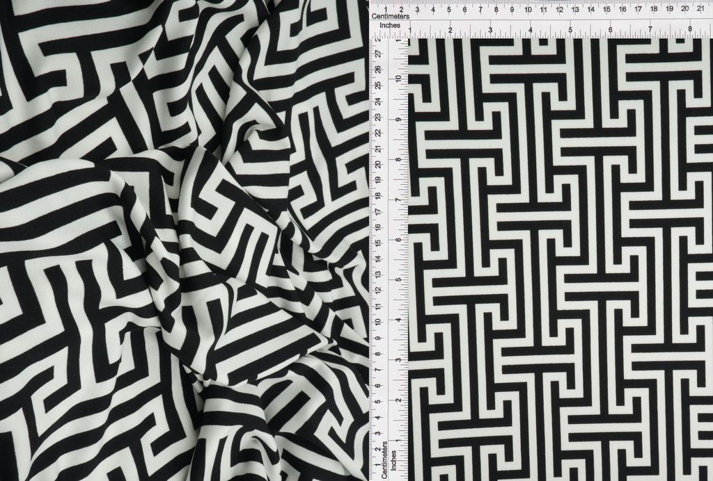 KNT4498-Q10703 / BLACK / 96%POLY 4%SPAN DTY GEO PRINT
