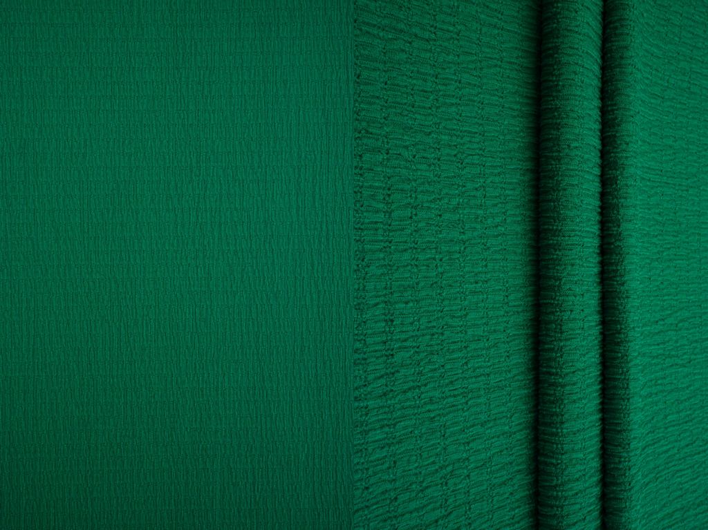 KNT4455 / GREEN DK / 95%POLY 5%SPAN SOLID CRINKLE JERSEY