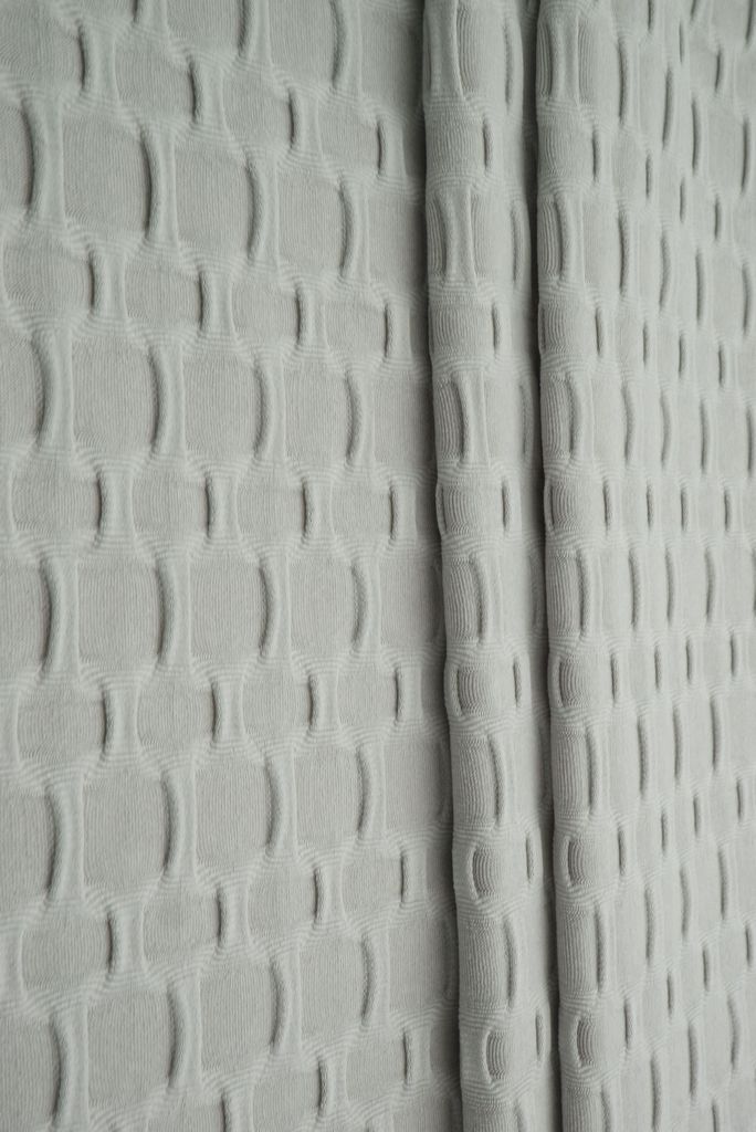 KNT4360 / SILVER-R / 92%POLY 8%SPAN HONEYCOMB KNIT SOLID