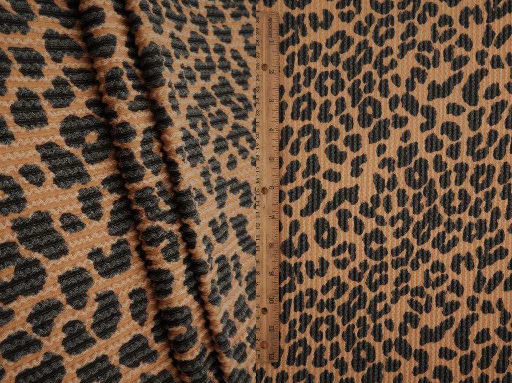KNT4463-S304102 / CAMEL / 77%P 18%R 5%SP DOUBLE KNIT COZY ANIMAL PRINT