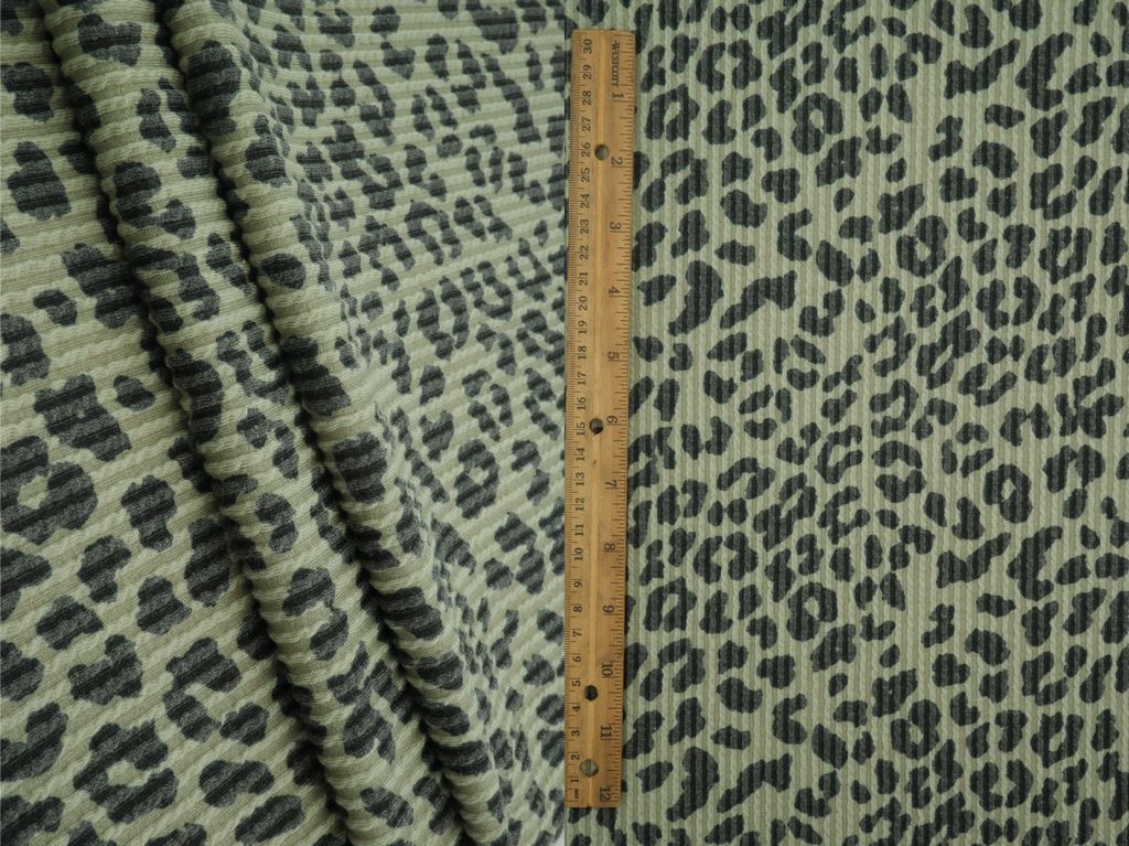KNT4463-S304102 / OLIVE VINTAGE / 77%P 18%R 5%SP DOUBLE KNIT COZY ANIMAL PRINT