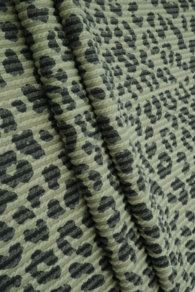 KNT4463-S304102 / OLIVE VINTAGE / 77%P 18%R 5%SP DOUBLE KNIT COZY ANIMAL PRINT