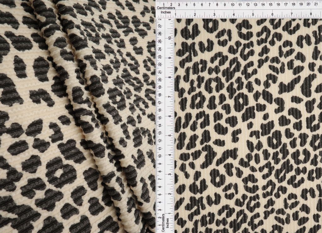 KNT4463-S304102 / BEIGE / 80%POLY 15%RAYON 5%SP DOUBLE KNIT COZY ANIMAL PRINT