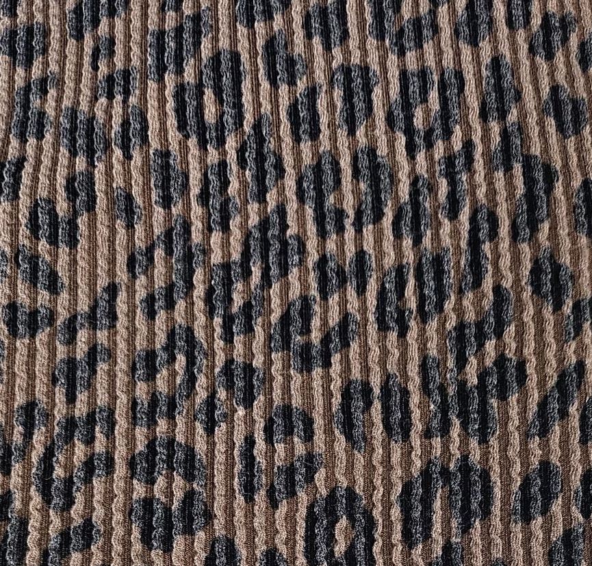 KNT4463-S304102 / BROWN / 77%P 18%R 5%SP DOUBLE KNIT COZY ANIMAL PRINT