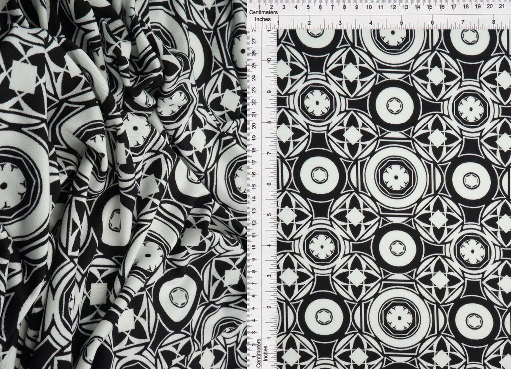 KNT4498-MS11192 / BLACK / 96%POLY 4%SPAN DTY GEO PRINT