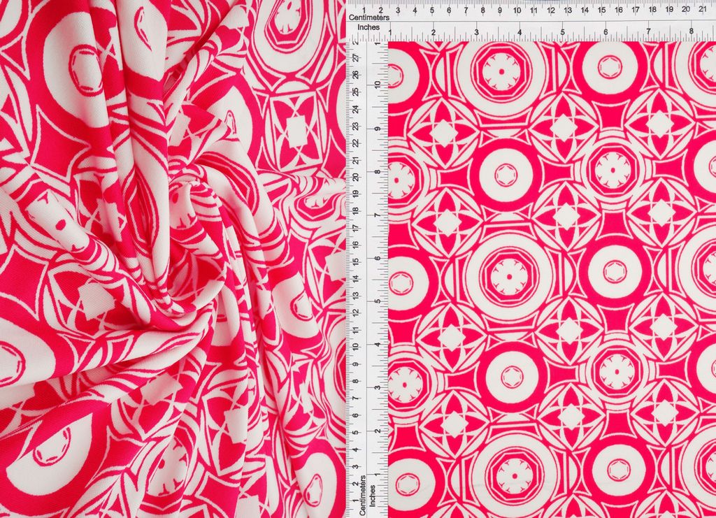 KNT4498-MS11192 / FUCHSIA / 96%POLY 4%SPAN DTY GEO PRINT