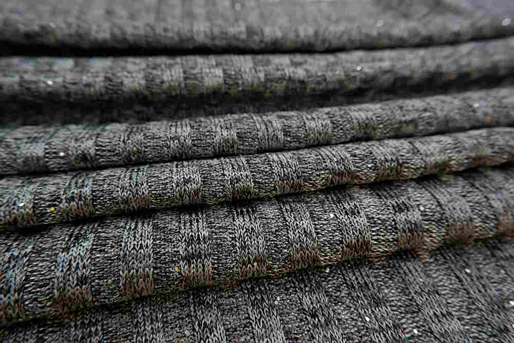 KNT3661 / BLACK / 94.5% POLY 5.5% SPANDEX GLITTER RIB